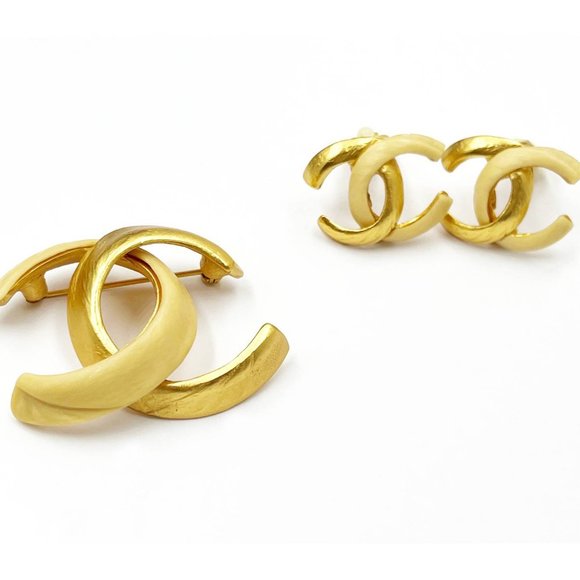 Chanel Vintage Rare Gold Plated Ivory CCEarrings Brooch Set